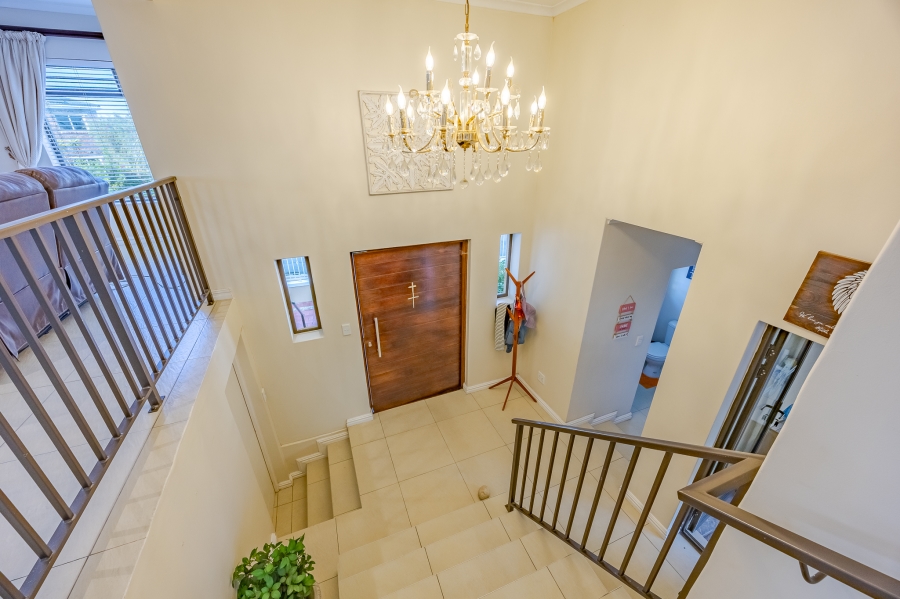 4 Bedroom Property for Sale in Flamingo Vlei Western Cape